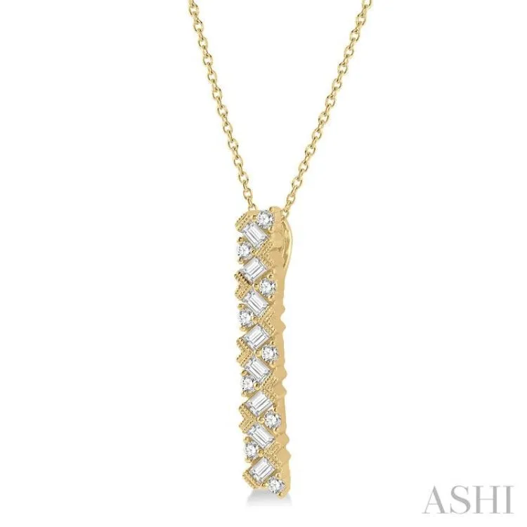 1/2 Ctw Zigzag Baguette and Round Cut Diamond Bar Pendant With Chain in 14K Yellow Gold