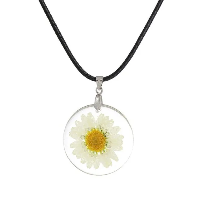 8SEASONS Handmade Boho Transparent Resin Dried Flower Daisy Necklace Ball Chain Silver Color White Round 45cm long, 1 Piece