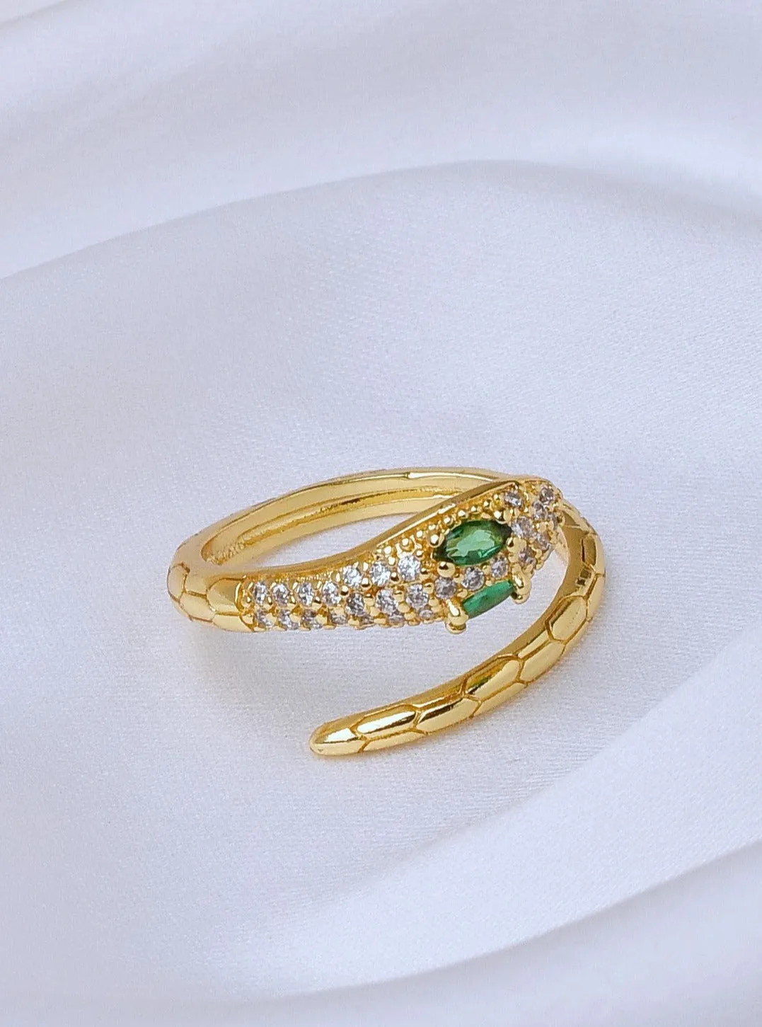 Classic Serpentine Ring