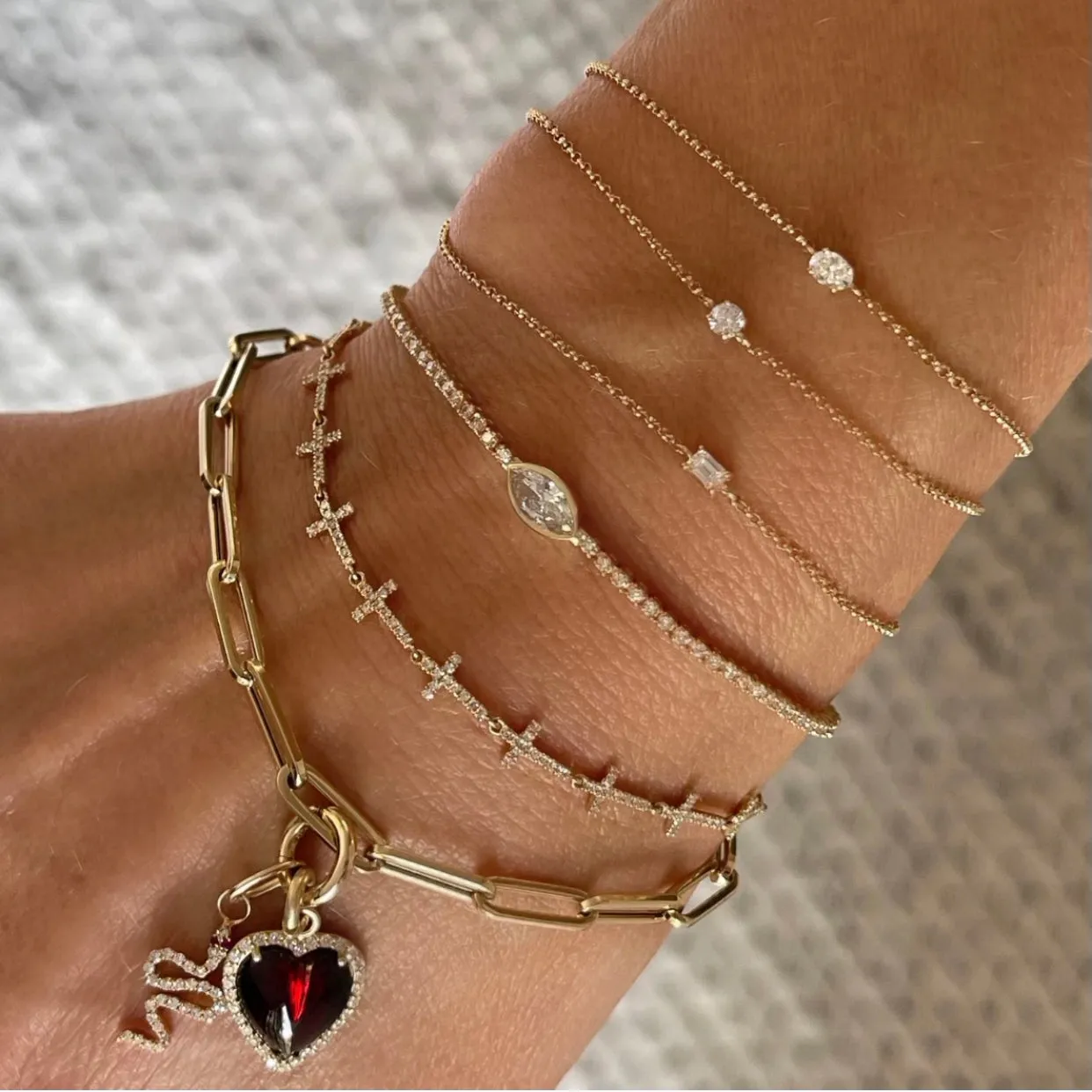 Delicate Diamond Solo Shape Bracelet