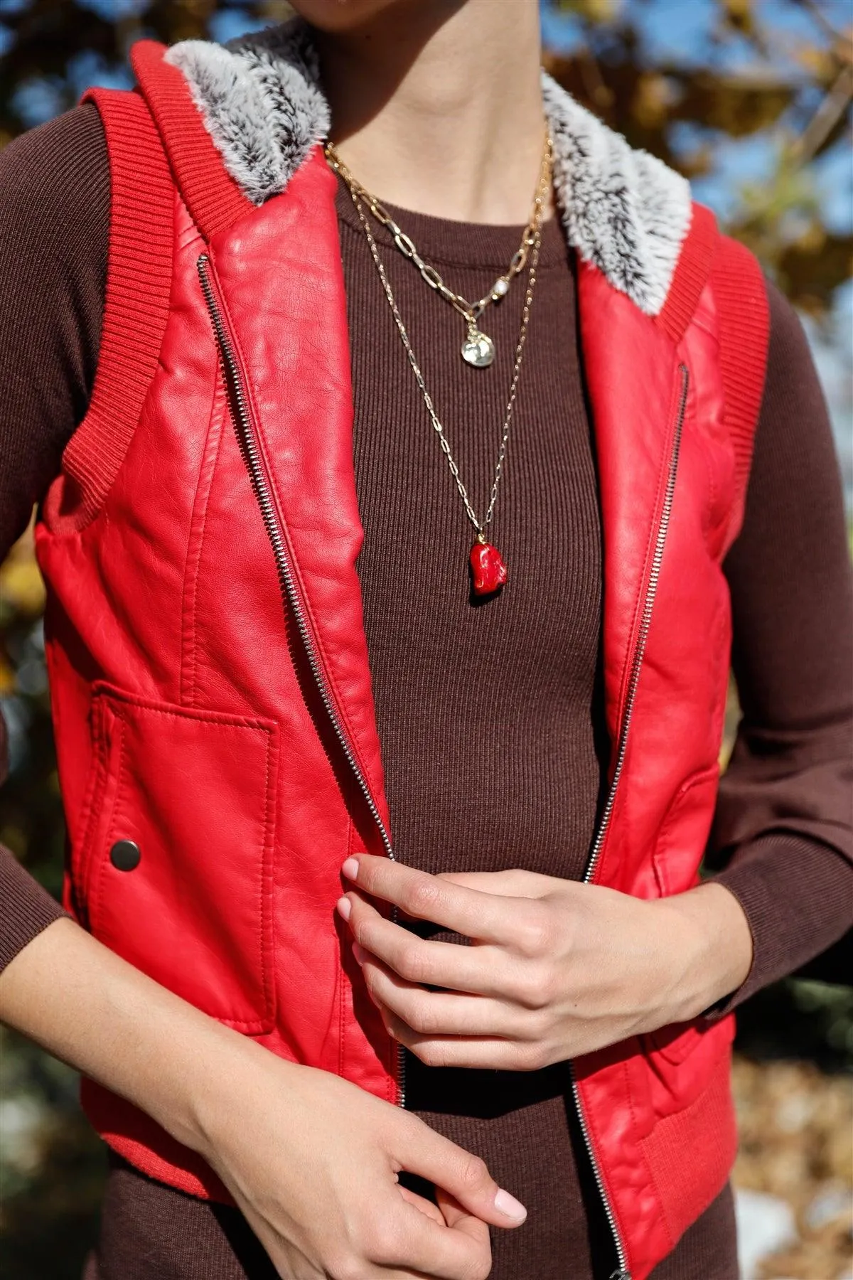 Gold Thin Thick Shell Red Stone Pendants Necklace