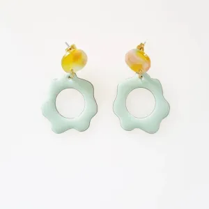 Middle Child: Floret Earrings Honeydew