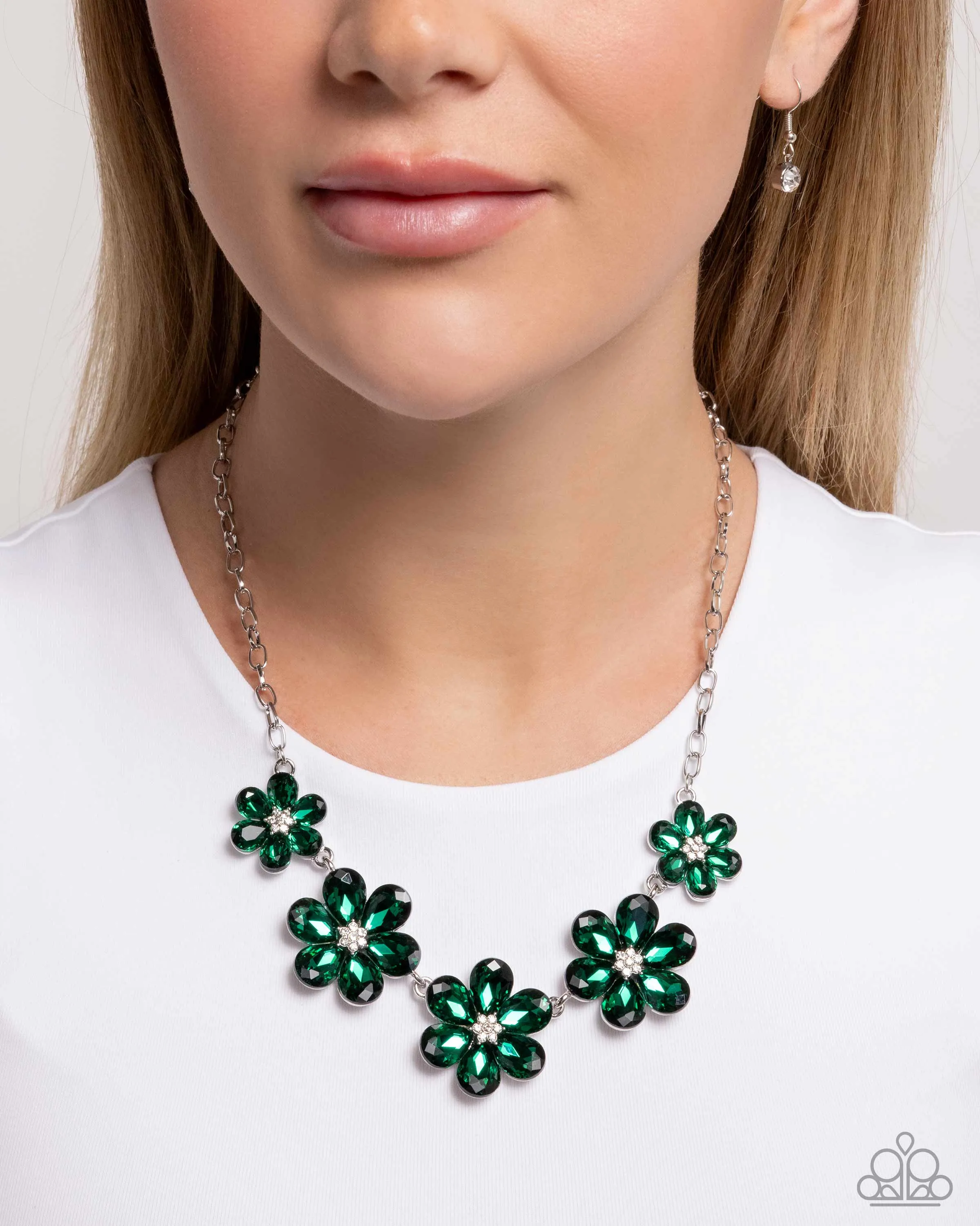 Paparazzi Whimsical Way - Green Necklace