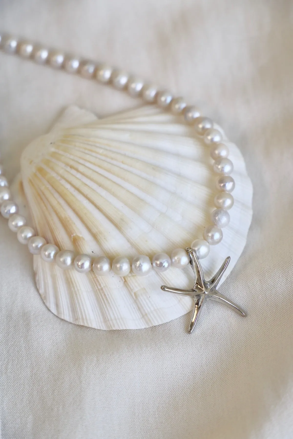 SAINT LUCIA PEARL NECKLACE