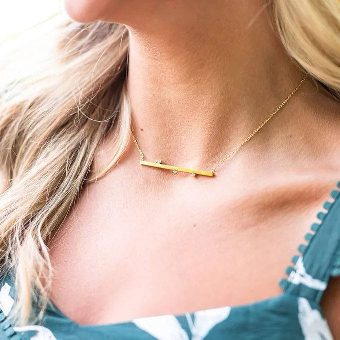 Three Dots Bar Necklace