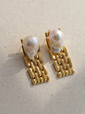 Wide Chain Baroque Pearl Earrings