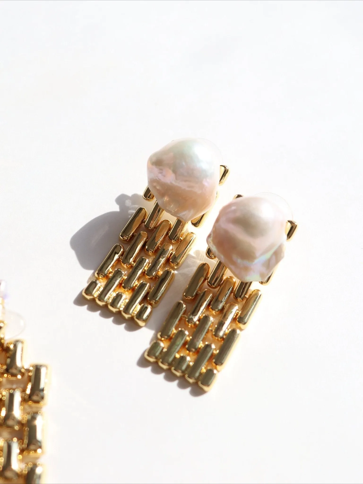 Wide Chain Baroque Pearl Earrings