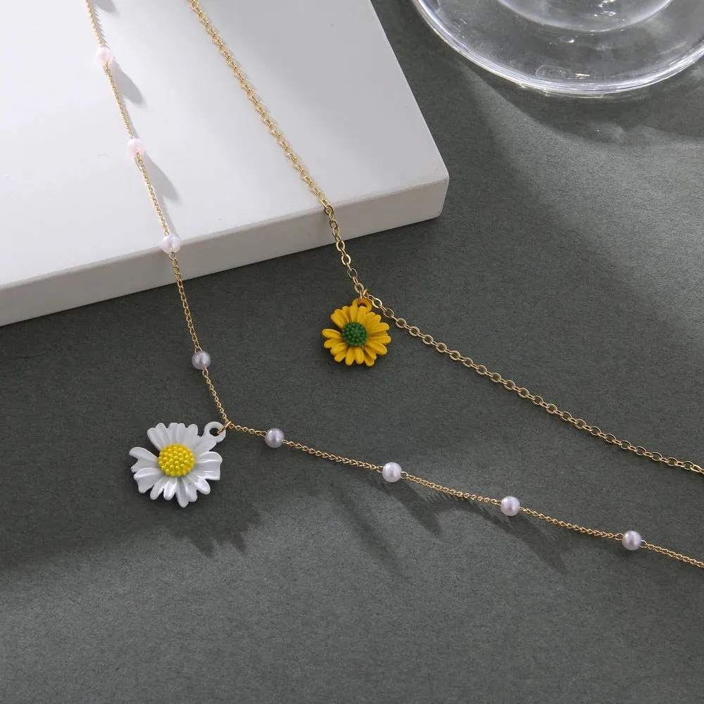 XN017 - Bohemian daisy pearl pendant necklace