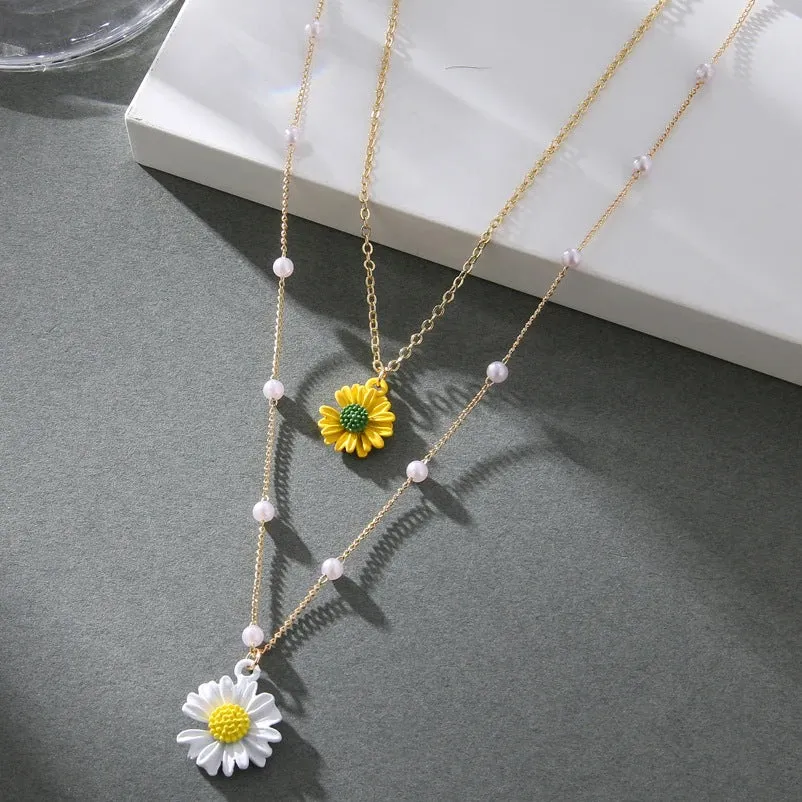 XN017 - Bohemian daisy pearl pendant necklace